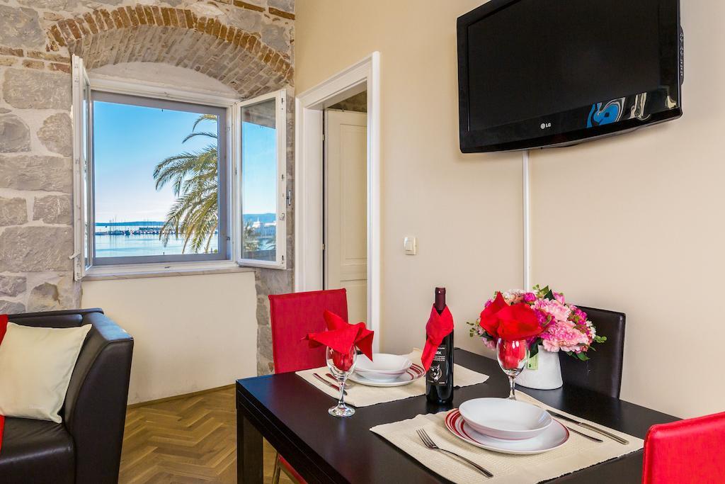 Luxury Apartment Riva With A Magnificient View สปลิท ภายนอก รูปภาพ